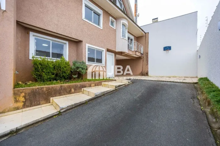 SOBRADO TRIPLEX NO PILARZINHO