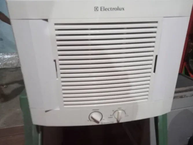 Vendo ar condicionado Eletrolux 220 volts/7500 btus