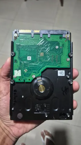 2 HDs, Seagate 250Gb e Maxtor 750Gb
