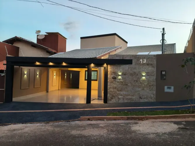 LINDA CASA COM 4 QUARTOS - AGENDE SUA VISITA