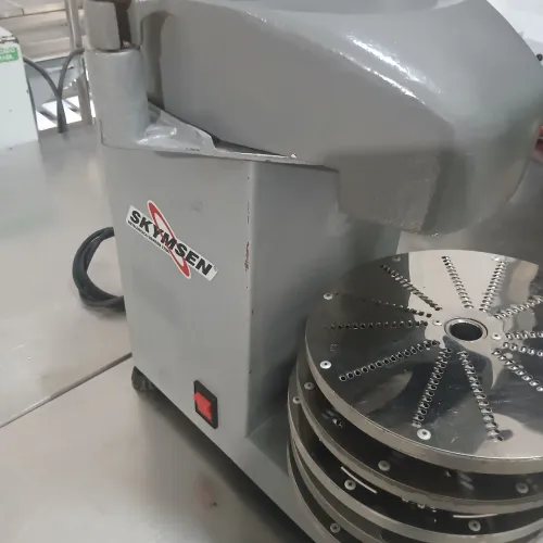 Processador de alimentos skymsen modelo PA7 completo acompanha 6 discos 