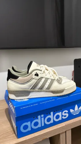 Tênis Adidas RIVALRY 86 LOW