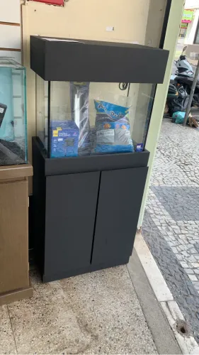 Aquário 50 litros com móvel e todo equipamento, preço de custo