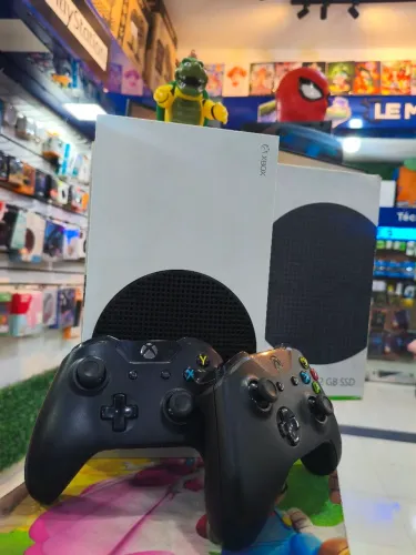 Xbox Séries S Semi Novo + 1 Ano de Garantia - Loja Física