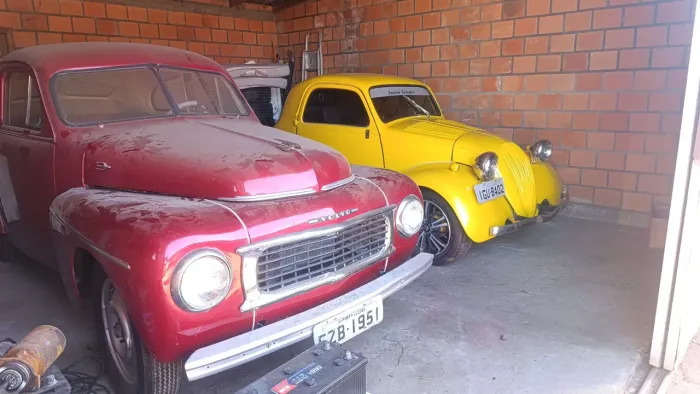 ?Vendo carros antigos ?