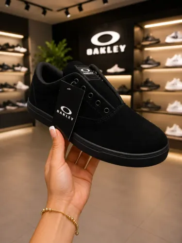 Tênis masculino Oakley tamanho especial