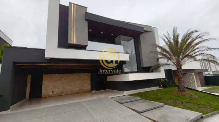 Casa de Alto Padrão com 5 Suítes e Piscina no Condomínio Mônaco - Urbanova, São José dos C