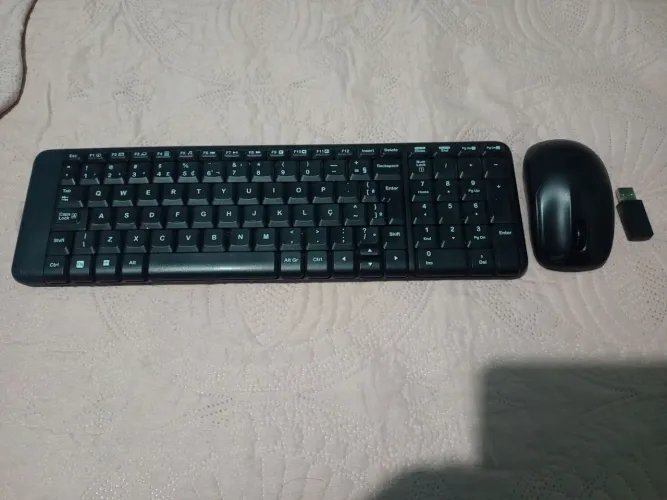 Teclado e mouse sem fio Logitech