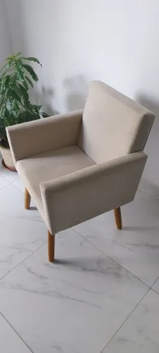 Poltrona nova e preço baixo. Pra desapegar mesmo...