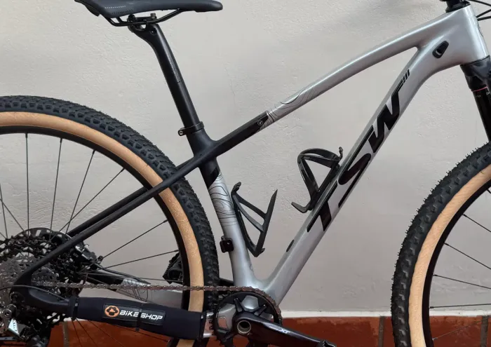 Quadro TSW Evo Quest Advanced Carbono Cinza/Preto 29? Super Boost