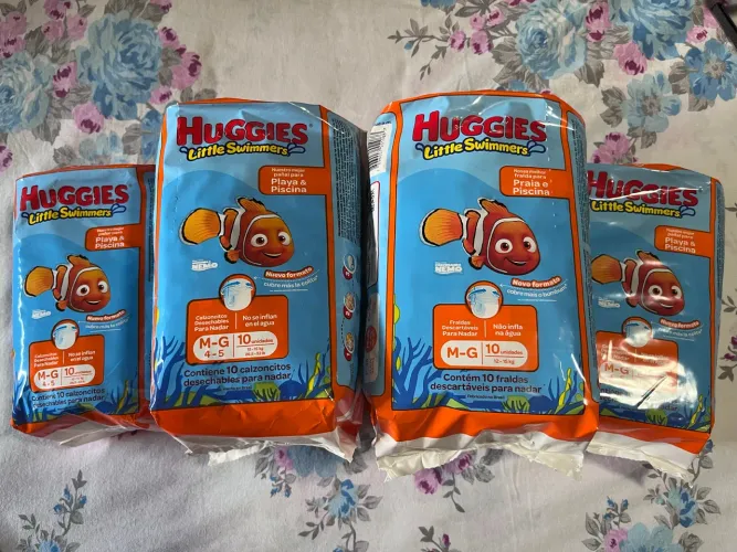 Fraldas Huggies praia e piscina
