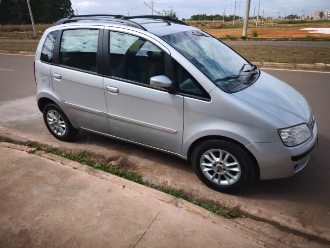 Fiat Idea ELX 1.4 MPI Fire Flex 8V 5P 2010