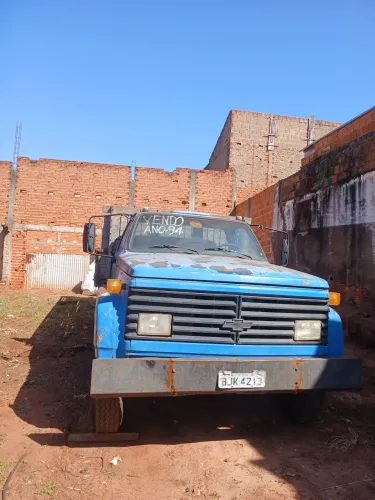 Vendo D12000 ano 1994