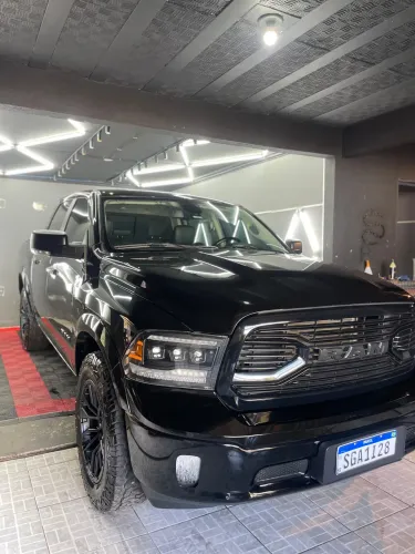Ram Classic Laramie 5.7 V8 16V Gasolina 4X4 Aut. 2023