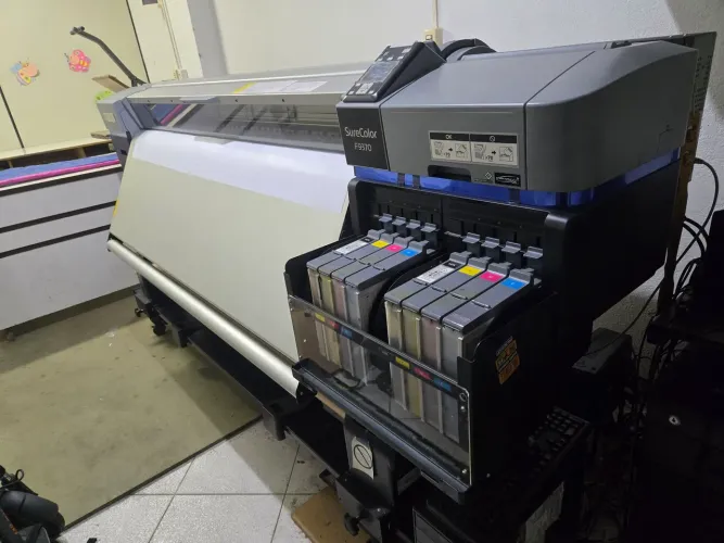 Impressora Sublimática Epson Surecolor F9370 + Nobreak Tsshara TS1400VA senoidal