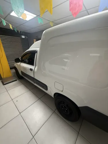 Fiat Fiorino Furgão Work. Hard 1.4 Flex 8V 2P 2017