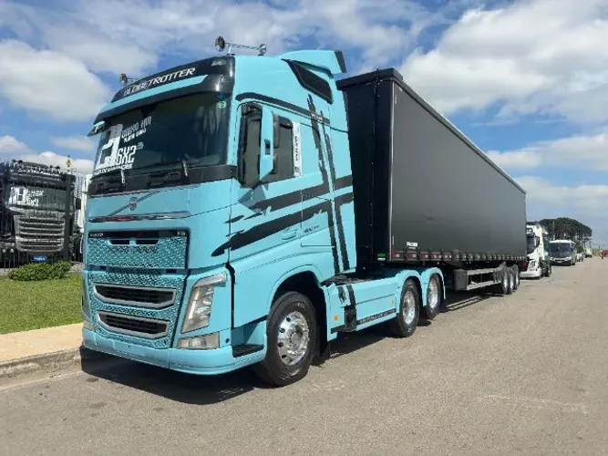 Volvo FH 460 6x2 Globetrotter Teto Alto Automático Ano 2021 Sider Facchini Ano 26 30 plts