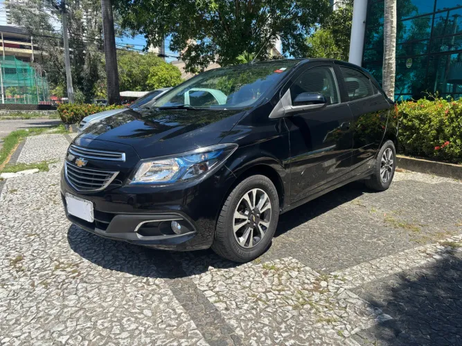 Chevrolet Onix Hatch LTZ 1.4 8V Flex Power Aut. 4P 2015