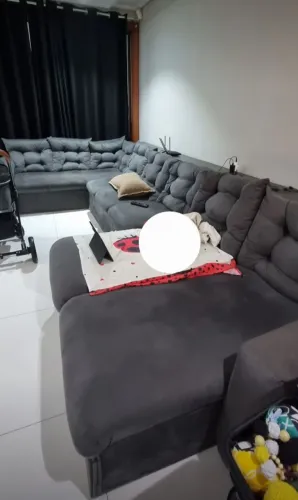 Sofa de 4 metros que vira cama com aparador 