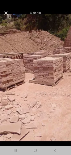 Pedras direto da pedreira 