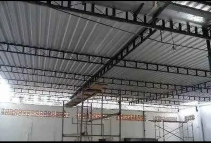 Coberturas , estruturas metálicas , esquadria de alumínio e vidros 