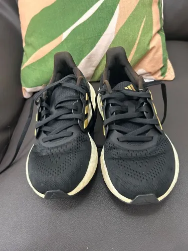 Tenis adidas