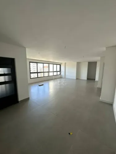 APARTAMENTO EDIFÍCIO HAUSE