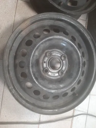 Roda aro 15 tampa fogão Preta 4x100 usadas