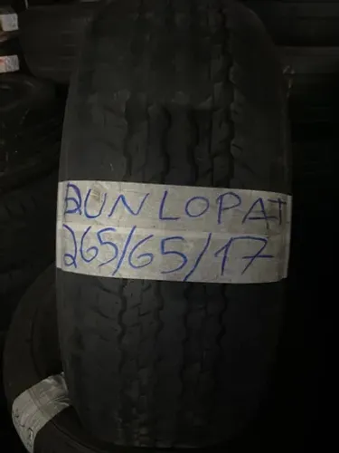 Pneu 265/65R17 Dunlop.