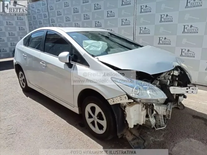 W sucata de Toyota prius 