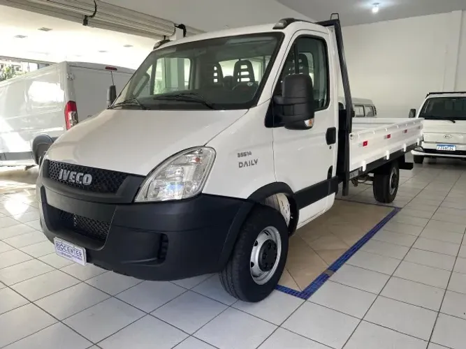iveco 35s14 carroçeria 2018