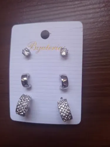 Trio de brincos prateado com strass - Novo