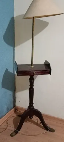 luminária pedestal c/ mesa Retrô