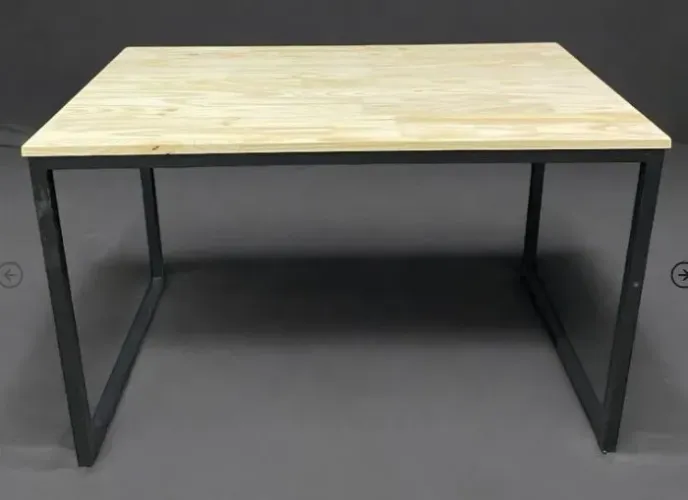Mesa de Escritório Industrial com Tampo de Madeira