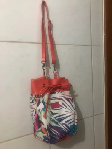 Bolsa no estilo saco