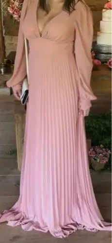 Vestido Rose usado única vez . Tamanho M