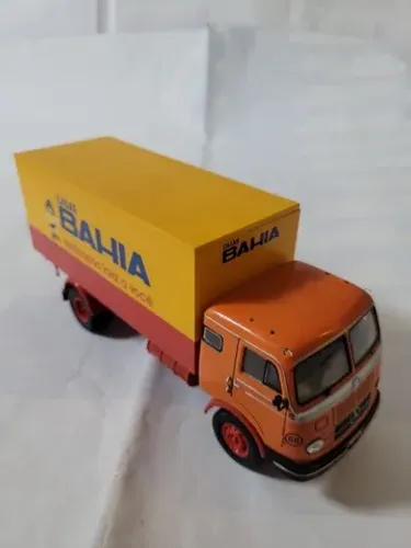 Coleção Caminhões Brasileiros Mercedes Lp 331 1/43