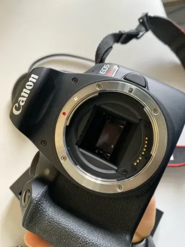 Câmera cânon rebel T7