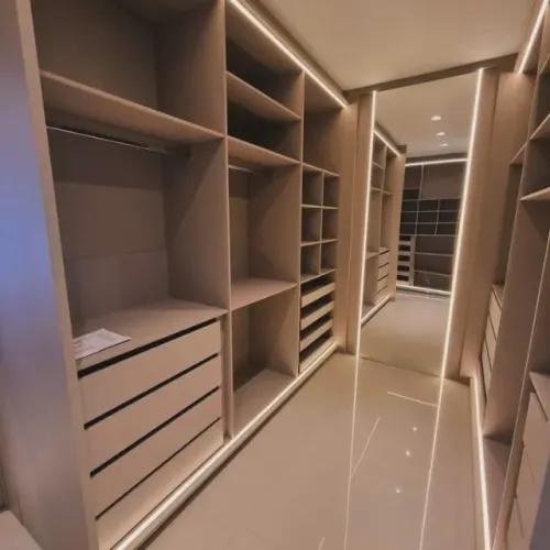 Precisa se ajudante marcenaria