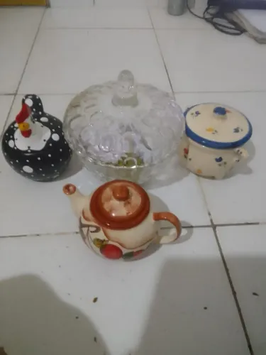 Bule de galinha, farinheira e Grande bomboniere