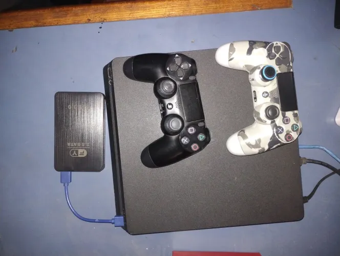 Ps4-slim