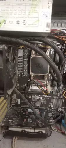 Computador Completo (Fx 8300, 8 GB DDR3, RX 550 2 GB, WC 120mm) 