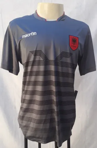 albânia 2016 - 2017 terceira camisa macron