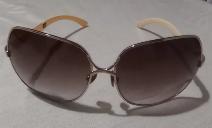 Óculos de Sol Elegantes - Design Sofisticado