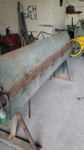 Dobradeira, viradeira de chapas 