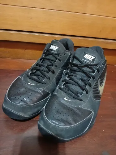Tenis Nike Air Baseline