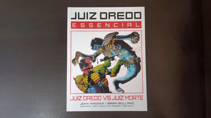 Juiz Dredd Essencial Vol. 3 - Juiz Dredd Vs Juiz Morte - HQ Mythos