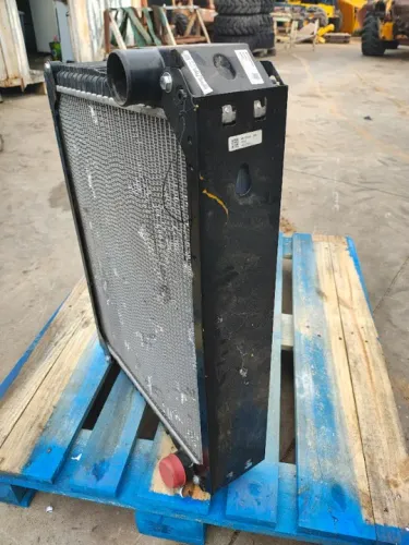 Radiador de agua JCB Loadall  p/n 332/C5000