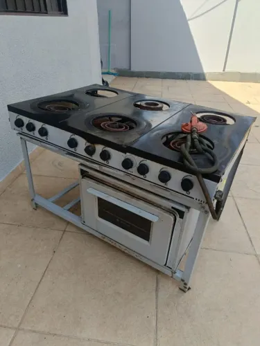 FOGÃO INDUSTRIAL COM 06 BOCAS MAIS FORNO