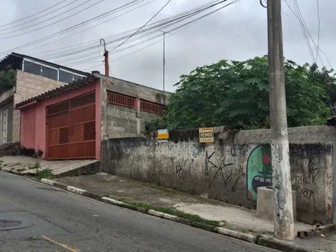 Terreno à 500 metros da estação,400m². Excelente oportunidade ideal para kitnet, AP.